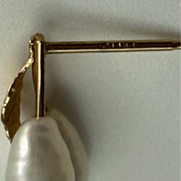 Elegant 14k Gold and Pearl Leaf Earrings - Picture 6 of 9